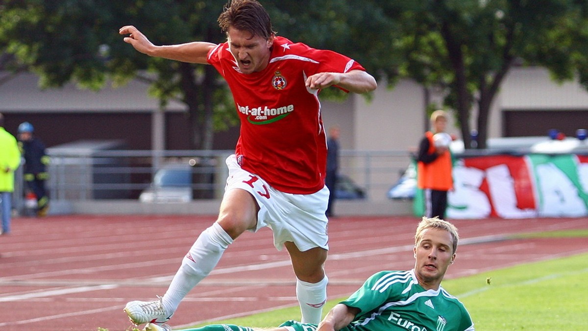 Wisła Kraków przegrała z Levadią Tallin 0:1 (0:0) rewanżowe spotkanie w II rundzie eliminacji Ligi Mistrzów i tym samym pożegnała się z europejskimi pucharami. Oto komentarze dzisiejszej prasy.