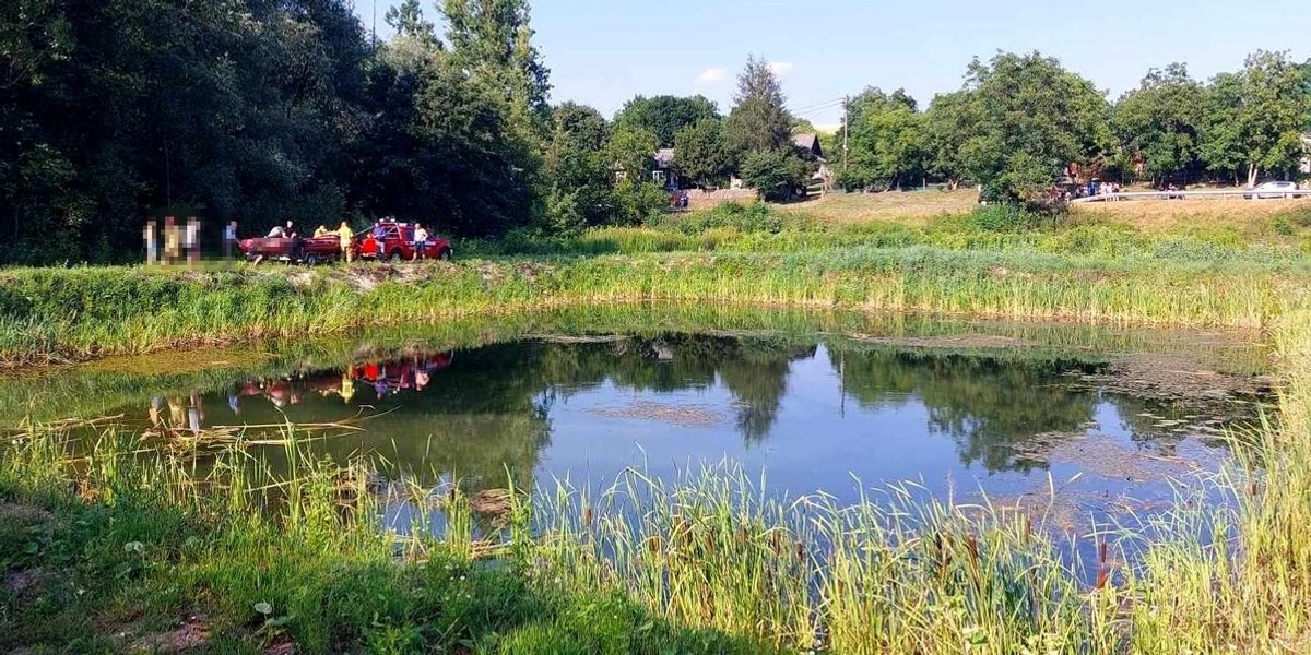 Szukał ochłody. Znalazł śmierć. "Widać było tylko wystającą rękę".