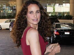 Dlaczego polskie 55-latki tak nie wyglądają? Zachwycająca Andie MacDowell