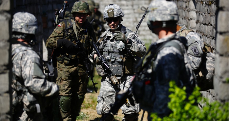 Zaczynamy patrzeć w przyszłości i zgadywać do nam przyniesie nowy rok...Jedno wiemy na pewno...podwyżki dostaną żołnierze<br>
<a href='http://forsal.pl/artykuly/909110,podwyzki-dla-zolnierzy-w-2016r-zobacz-ile-zarobia.html' style='color: blue'>Podwyżki dla wojska w 2016 r. Zobacz, ile zarabiają polscy żołnierze</a>
<br>
Co według Ciebie było najważniejszym wydarzeniem mijającego roku