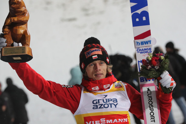 Dawid Kubacki zajął drugie miejsce w niedzielnym konkursie indywidualnym Pucharu Świata w skokach narciarskich w Zakopanem
