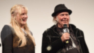 Neil Young i Daryl Hannah są małżeństwem. Muzyk potwierdził plotki