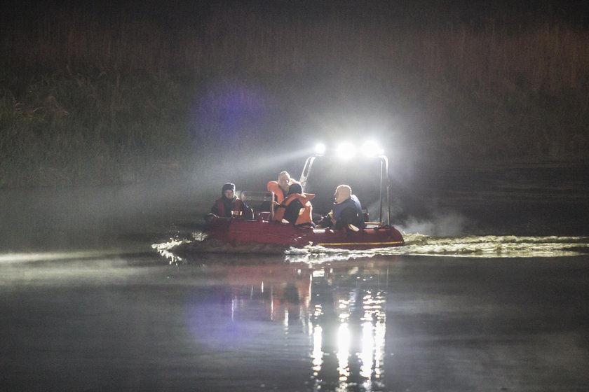 Uciekł policjantom i skuty w kajdanki wskoczył do rzeki. Prokuratura wszczyna śledztwo