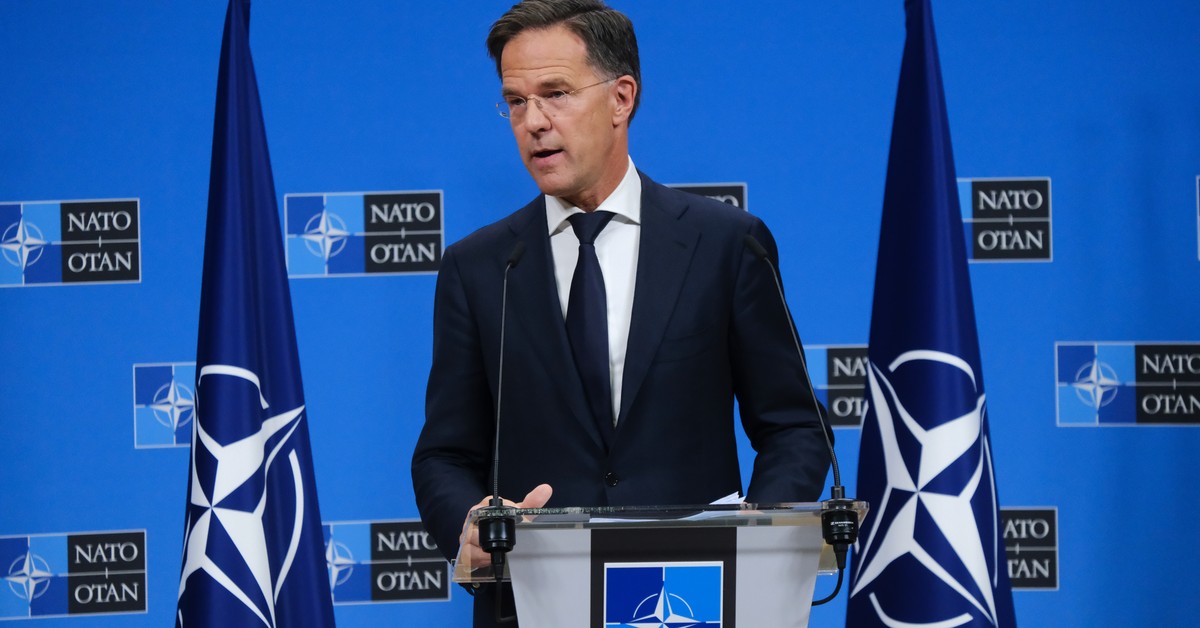 Rutte: Rosja produkuje tyle amunicji w 3 miesiące, co całe NATO w rok