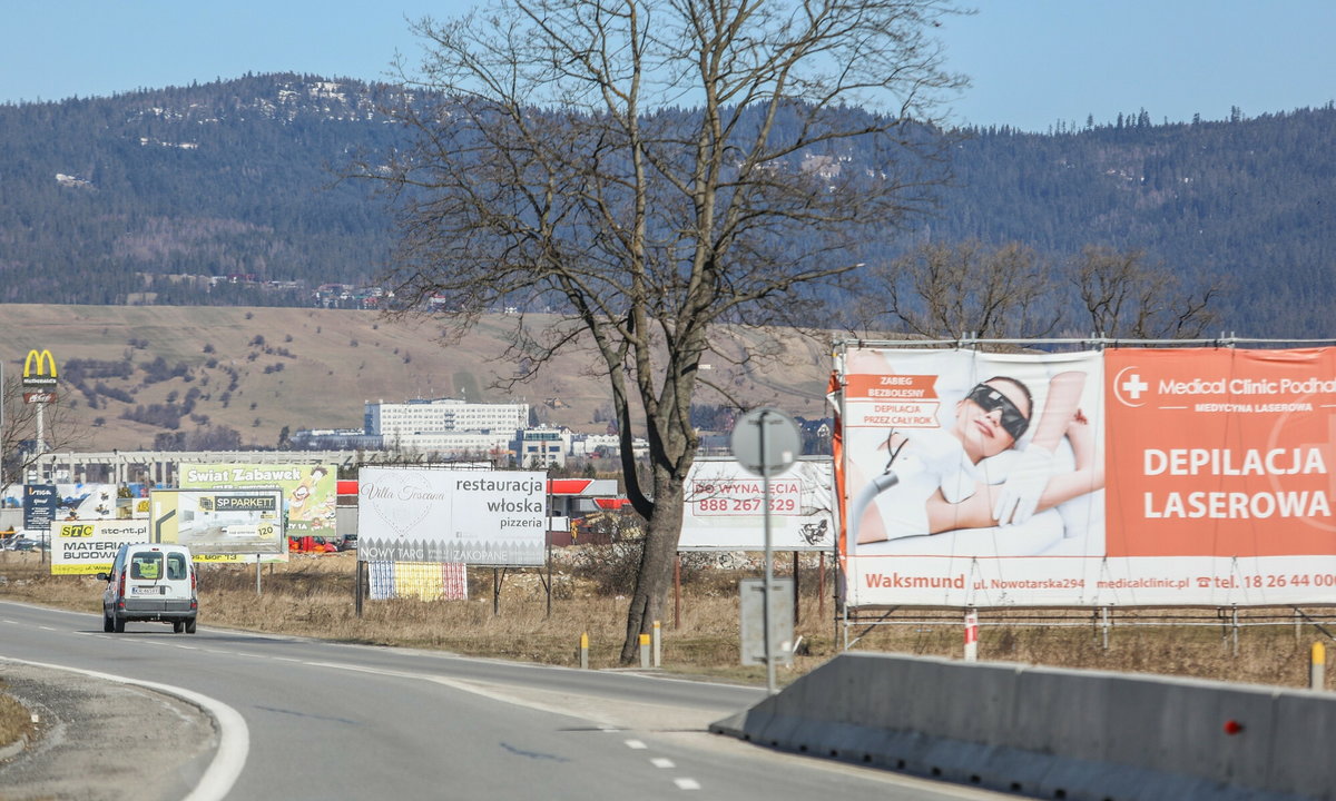 Polacy nie chcą miejskiej billboardozy. Wolą reklamy na autobusach i rowerach