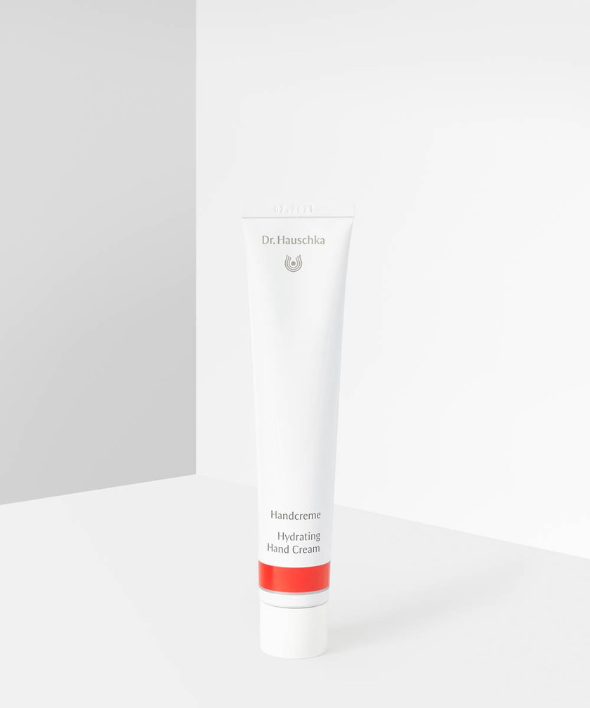 «Hydrating Hand Cream» ohne künstliche Duftstoffe, Mineralöle oder Silikone von Dr. Hauschka für 14.25 Franken, beautybay.com