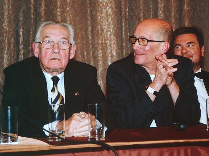 Andrzej Wajda, Wojciech Pszoniak  – konferencja prasowa na temat 'Ziemii obiecanej' (2000)