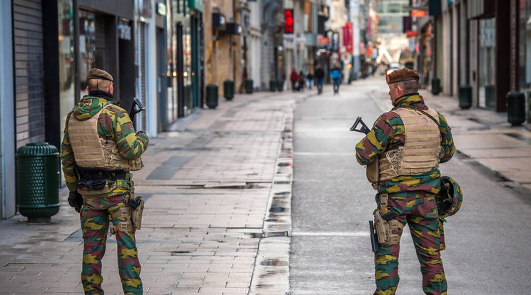 Mindenhol katonák Brüsszelben /Fotó:MTI