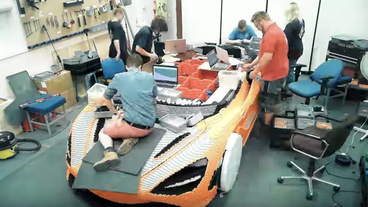 McLaren zbudował model z LEGO w skali 1:1