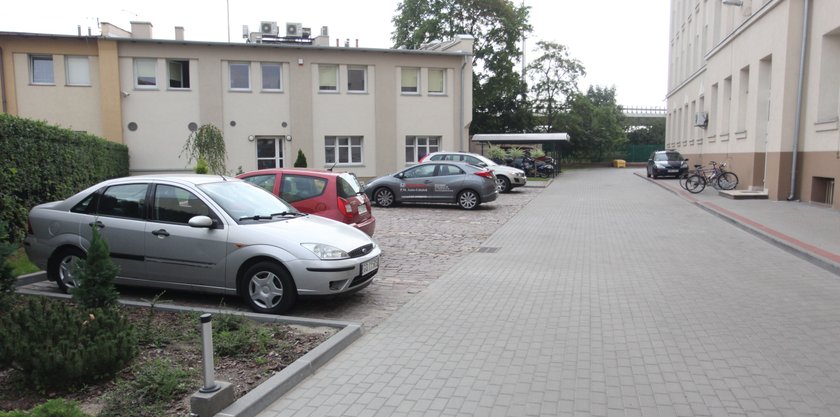 Parking pod siedzibą NFZ w Gdańsku