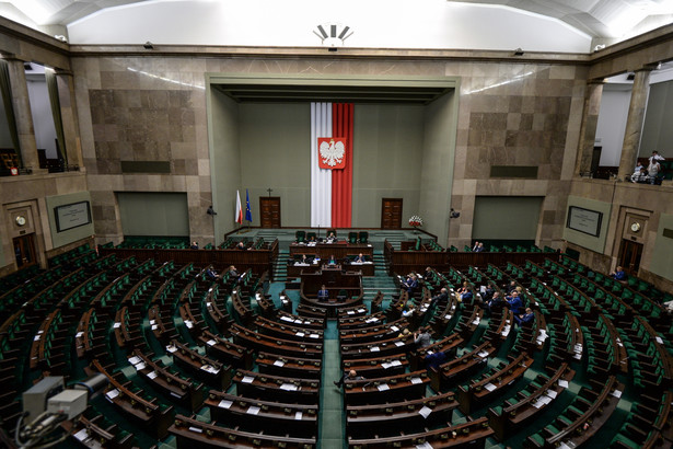 Przewodniczący komisji Jacek Sasin (PiS) poinformował, że projekt ustawy o KAS jest gotowy (złożyli go w ostatnich dniach w Sejmie posłowie PiS); wyraził nadzieję, że będzie procedowany na następnym posiedzeniu Sejmu.