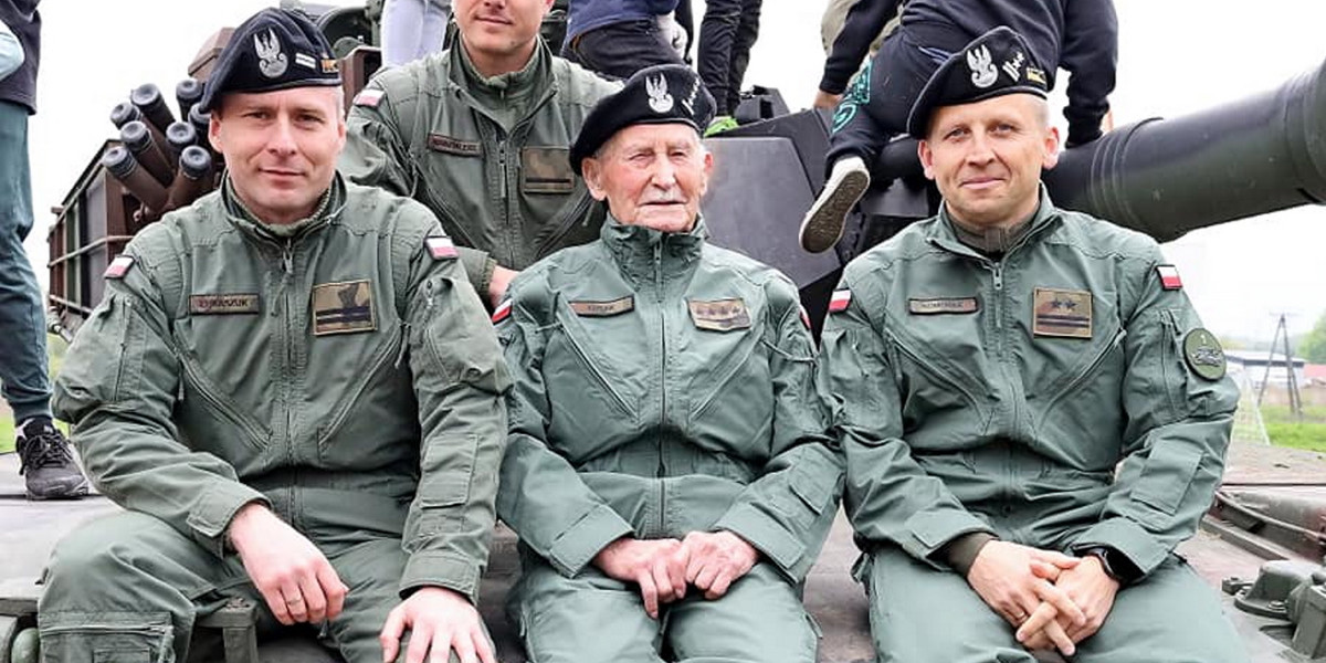 Żołnierze zrobili 106-latkowi niesamowitą niespodziankę.