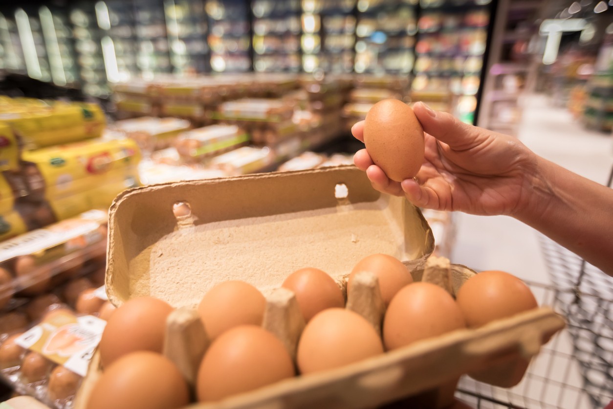 Prečo sa odporúča skladovať vajcia v chladničke?