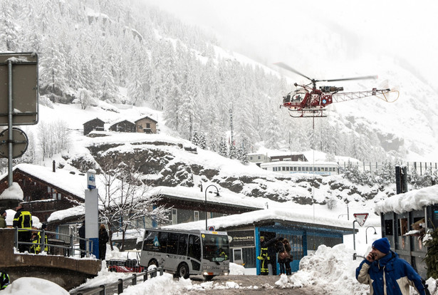 Szwajcaria: Zima uwięziła 13 tys. turystów w ośrodku u podnóża Matterhornu