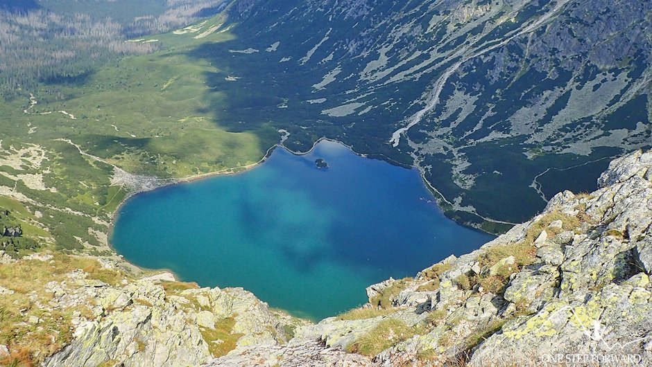 Położony ponad 500 m niżej Czarny Staw Gąsienicowy