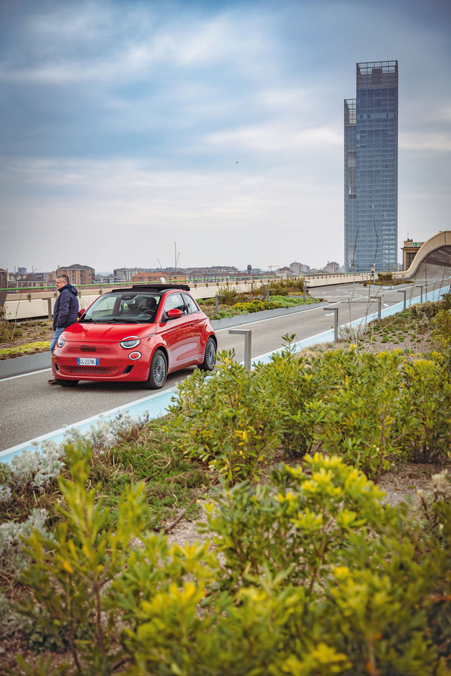 Nowy Fiat 500 Cabrio Red w Lingotto (2022)