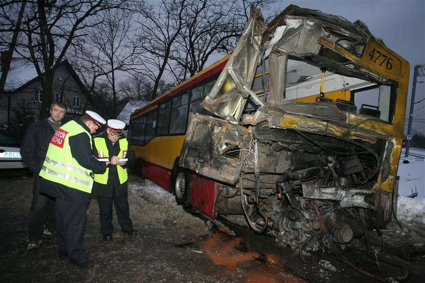 Po zderzeniu kierowca bał się spojrzeć na pasażerów