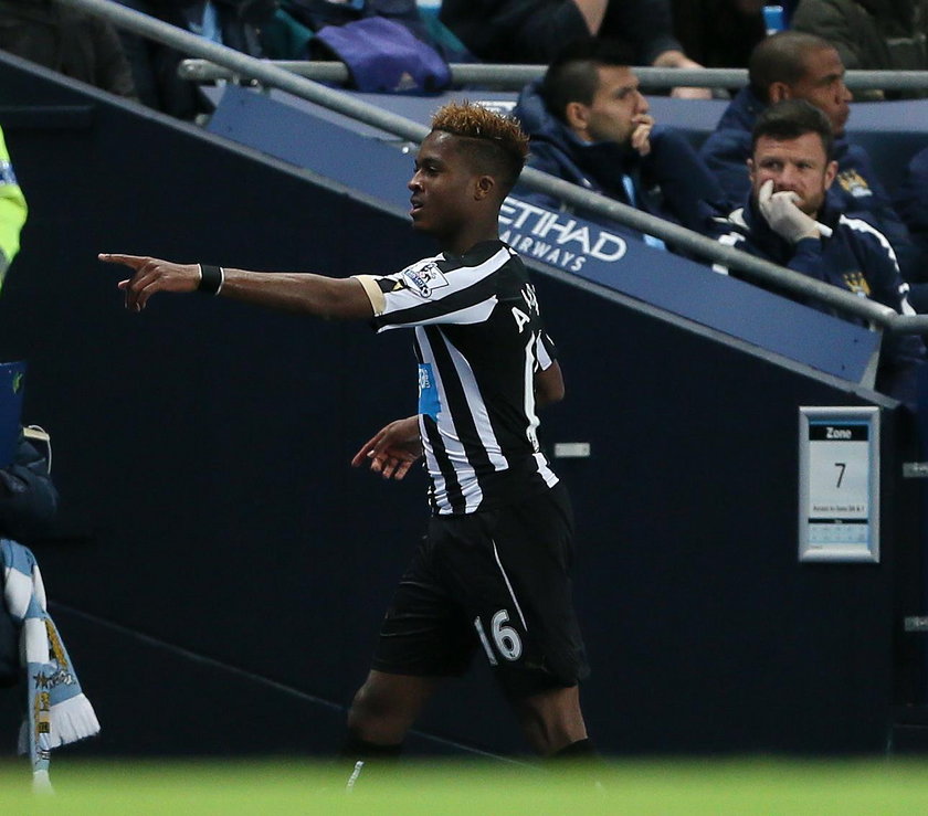 Rolando Aarons wpadł w tarapty. Gracz Newcastle United trafił do aresztu po bójce w nocnym klubie