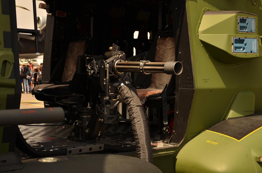 "Gatling mitraljez" koji ispaljuje 3.000 metaka u minutu