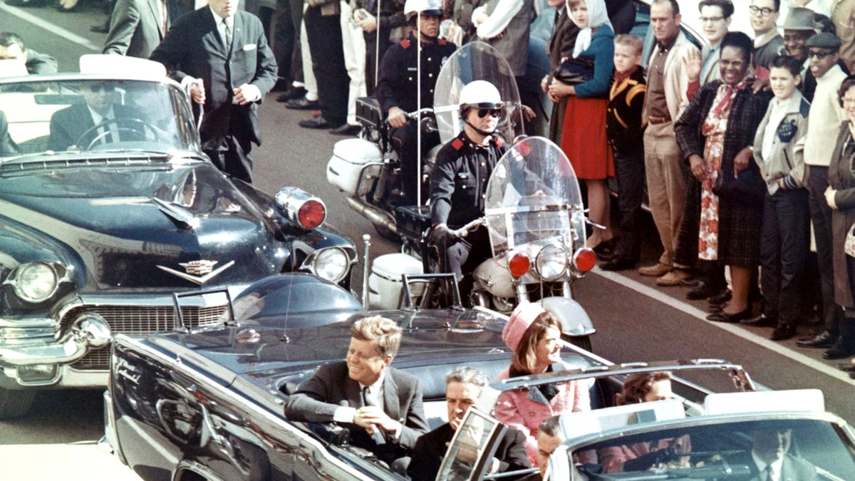 Robert Kennedy, brat prezydenta USA, tańczył na polskim weselu - Vimarsana News