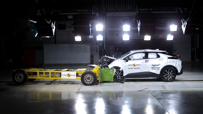 Crash test: Toyota C-HR