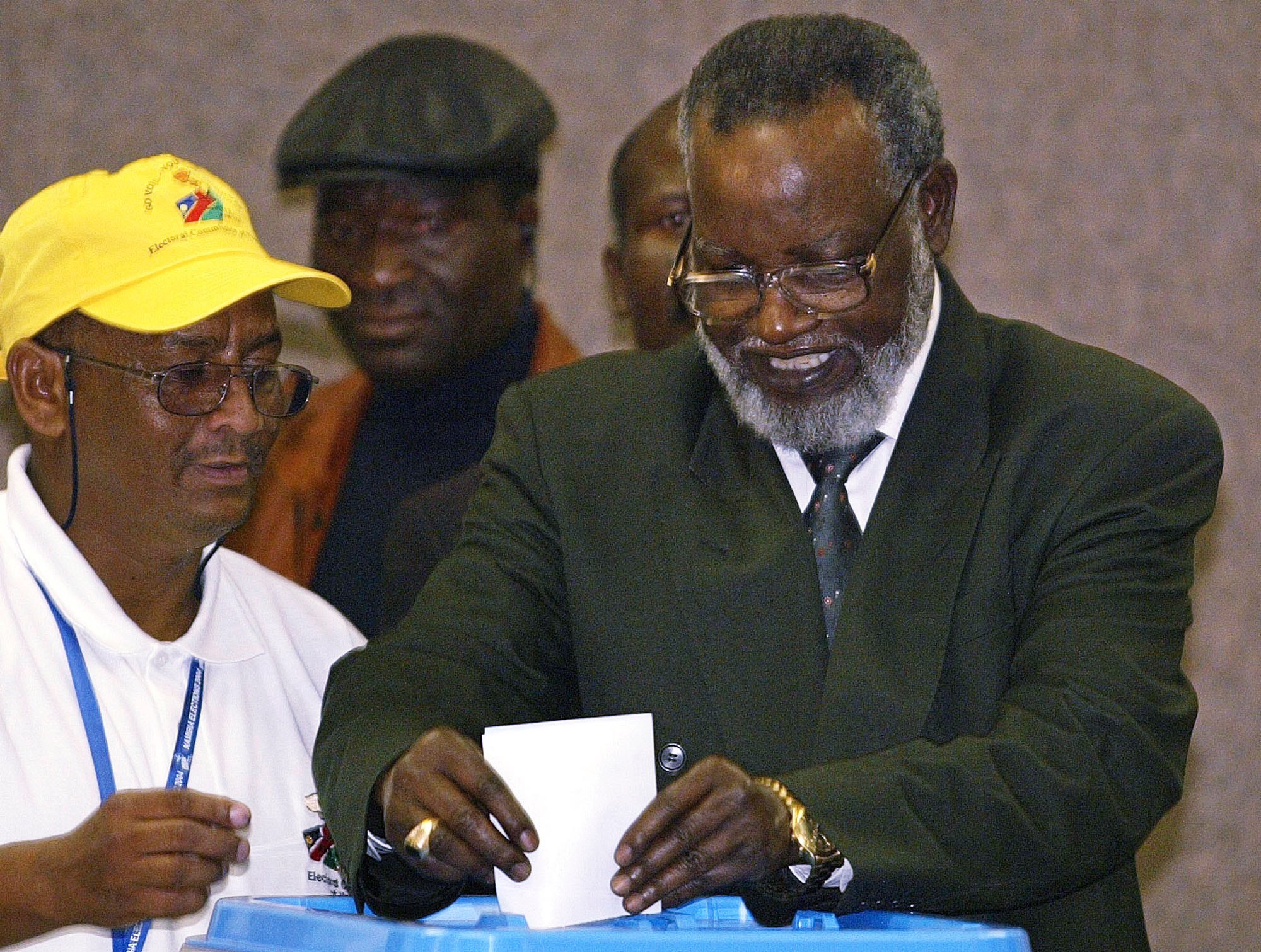 Zomrel prvý prezident nezávislej Namíbie Sam Nujoma.
