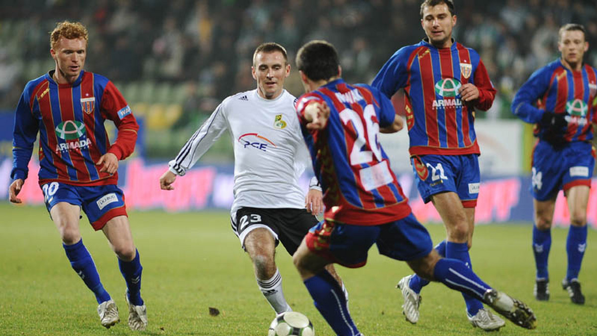 Polonia Bytom zremisowała z serbskim FK Jagodina 0:0 w meczu sparingowym rozgrywanym w poniedziałek w Turcji.