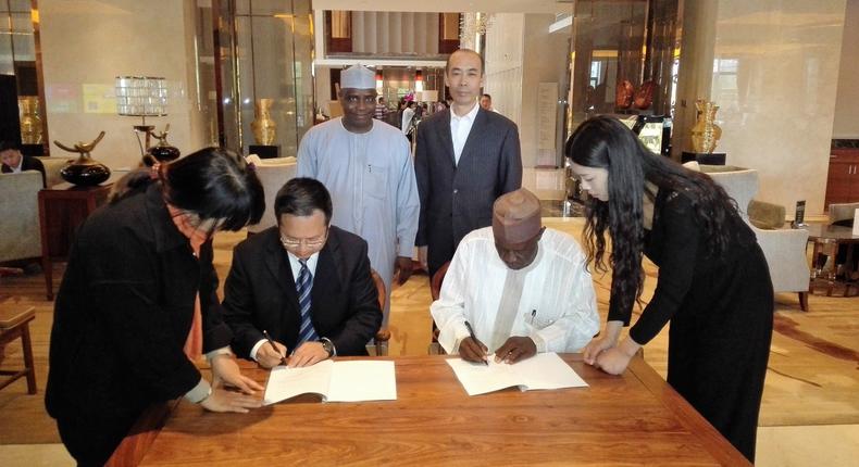 Governor Aminu Waziri Tambuwal witnessing the signing of agreement between Sokoto State Government and the Henan Province of China.