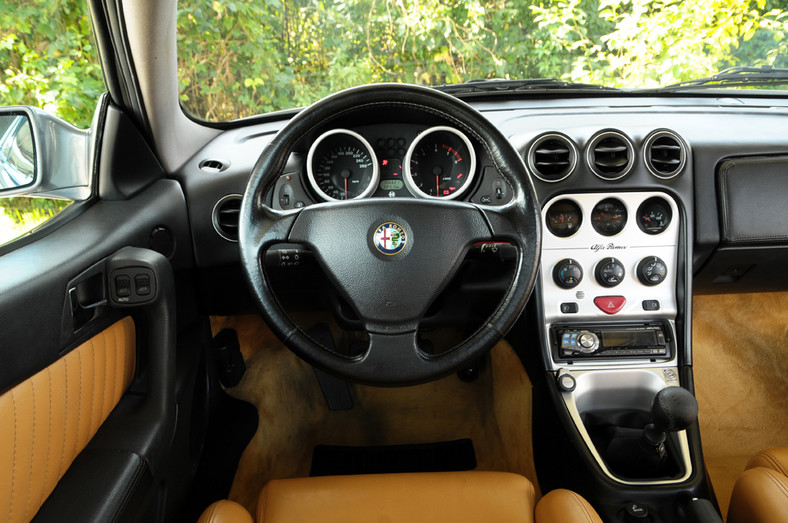 Alfa Romeo GTV 2.0 Turbo - Radość z jazdy dla dwojga