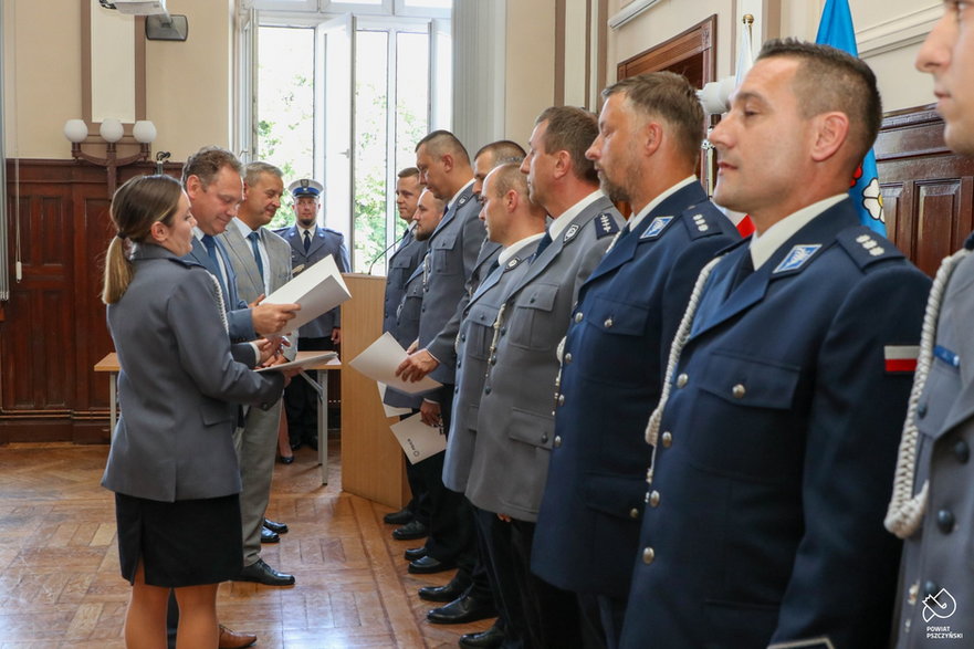 Święto policji w Pszczynie i awanse funkcjonariuszy - 20.07.2022 - autor: powiat