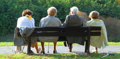 Ustawa obniżająca wiek emerytalny już opublikowana