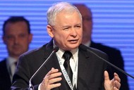 Jarosław Kaczyński kongres pis gestykuluje