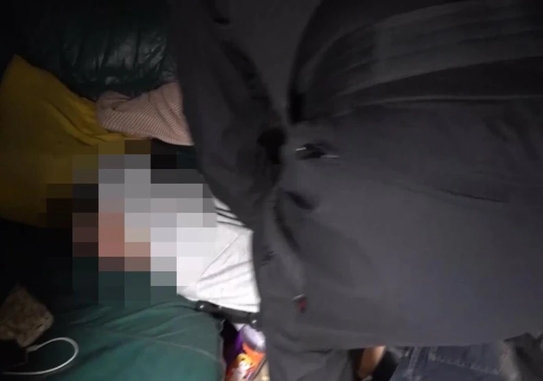 Uhapšen usred noći u svojoj kući