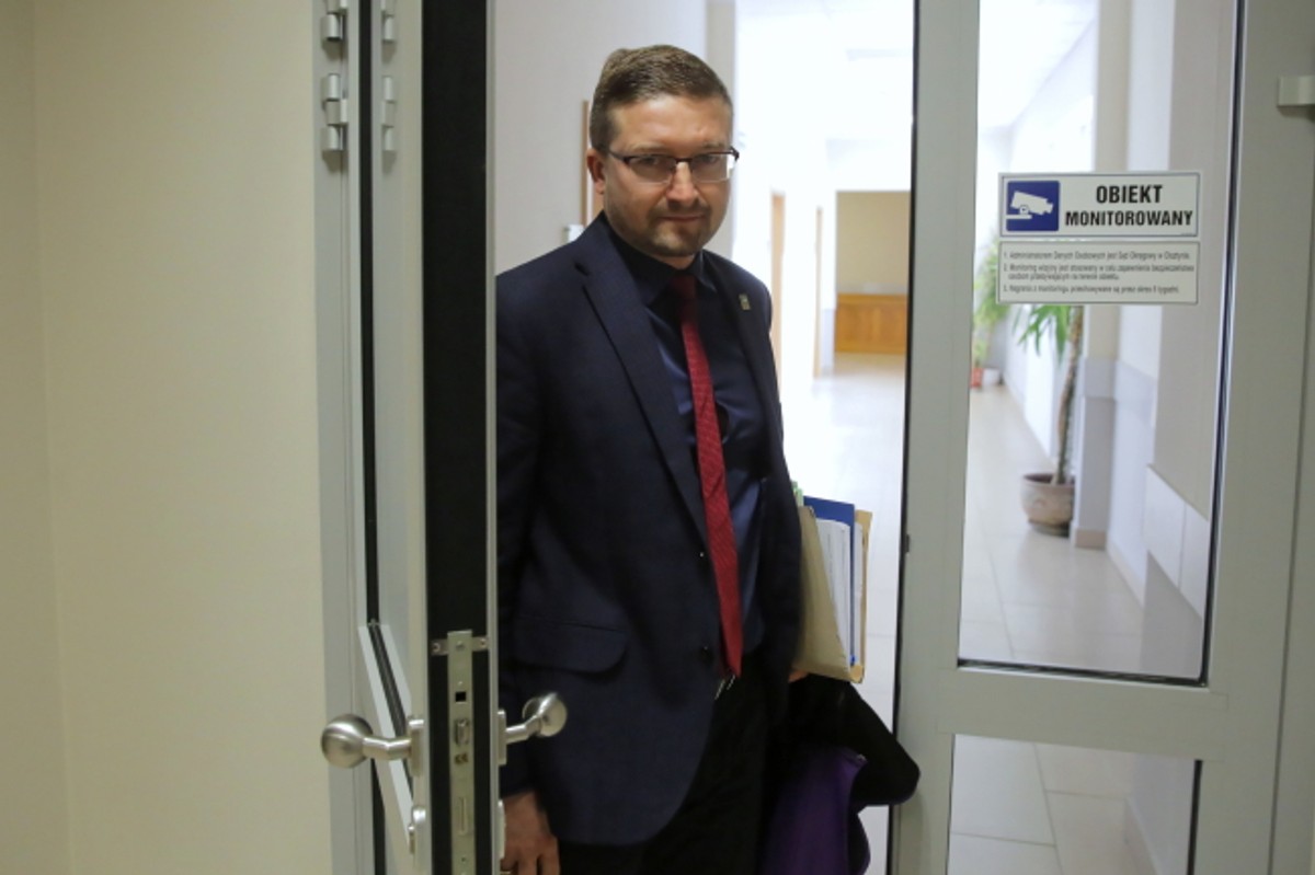 Na skutek zarządzenia Macieja Nawackiego, prezesa Sądu Rejonowego w Olsztynie, sędzia Elżbieta Zdunek – Szepietowska zdecydowała się przystąpić do rozpoznania jednej ze spraw odebranych sędziemu Pawłowi Juszczyszynowi – wynika z oświadczenia, do którego dotarła DGP.