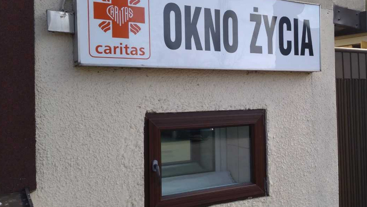 Łódź: kobieta, która zostawiła dziecko w oknie życia, chce je odzyskać