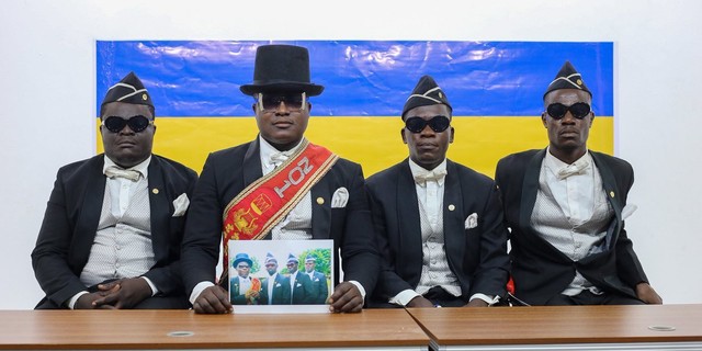Dada Awu Pallbearers