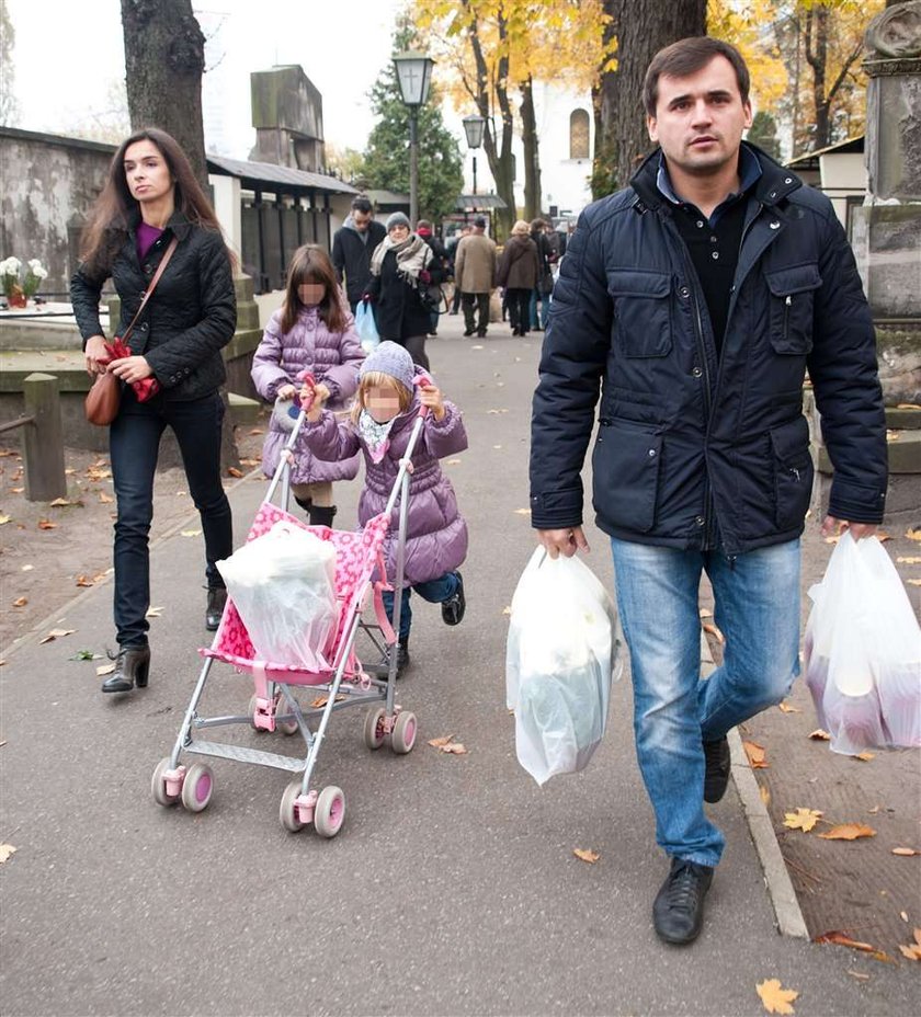 Kaczyńska z Dubienieckim na cmentarzu