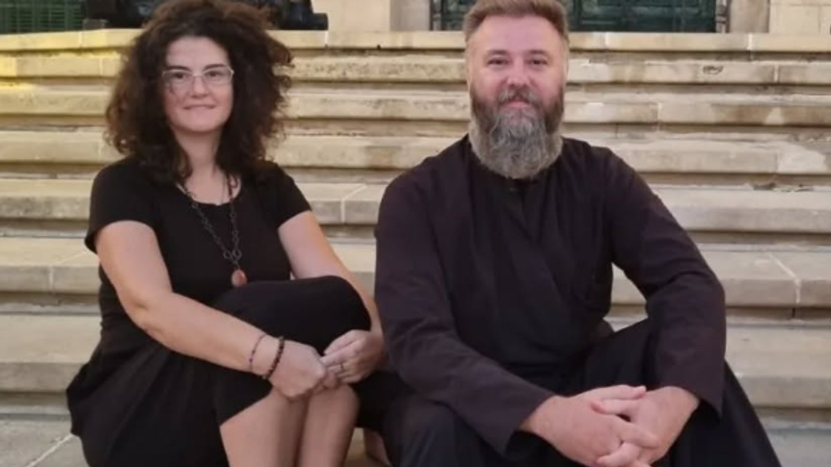 Otac Predrag Popović objavio sliku sa venčanja i pokazao kako je izgledao pre 20 godina