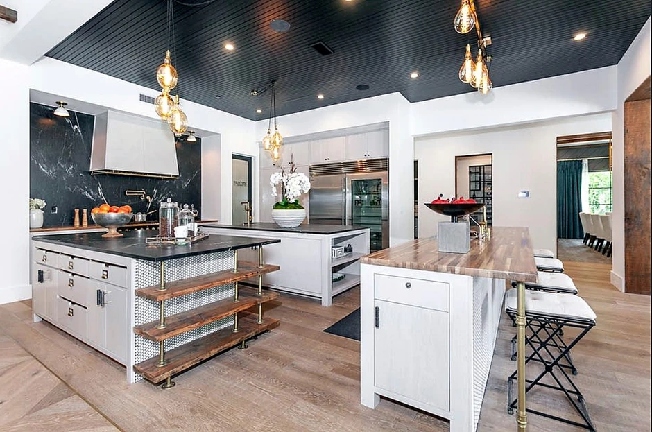 Keli Klarkson, kuča