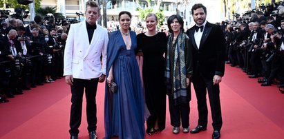 Joanna Kulig na ceremonii otwarcia 75. Festiwalu Filmowego w Cannes. W jakiej kreacji się pojawiła? Kto towarzyszył jej na czerwonym dywanie?