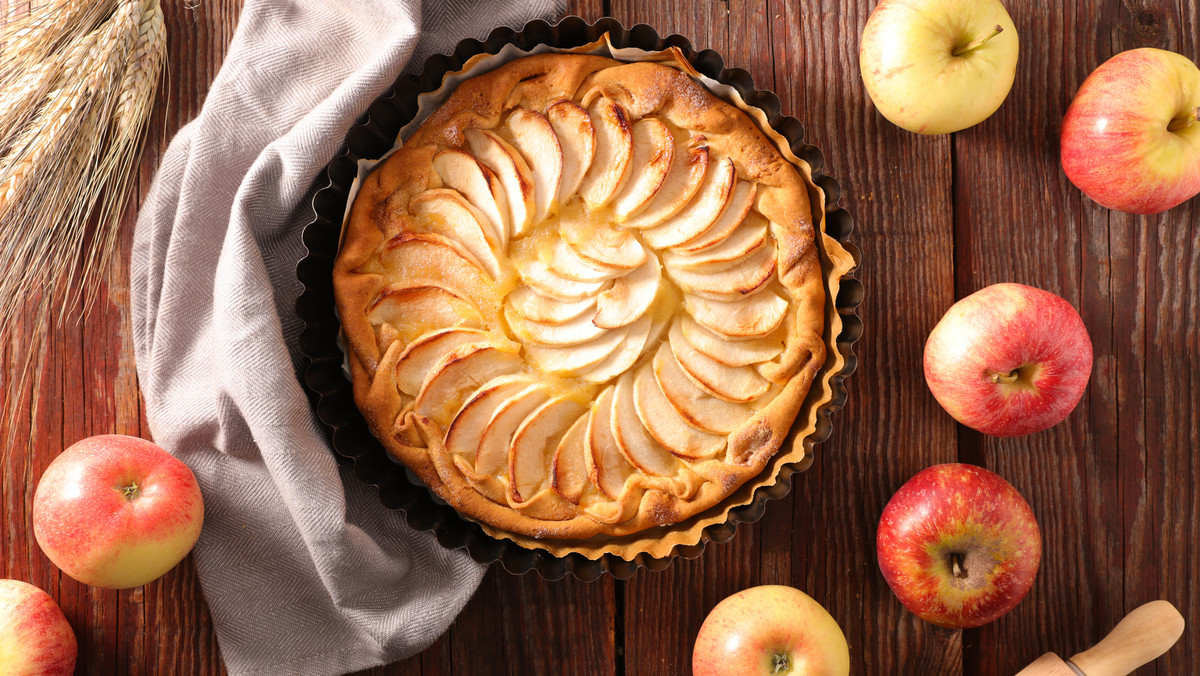 Ciasto z jabłkami – przepis na smak z dzieciństwa