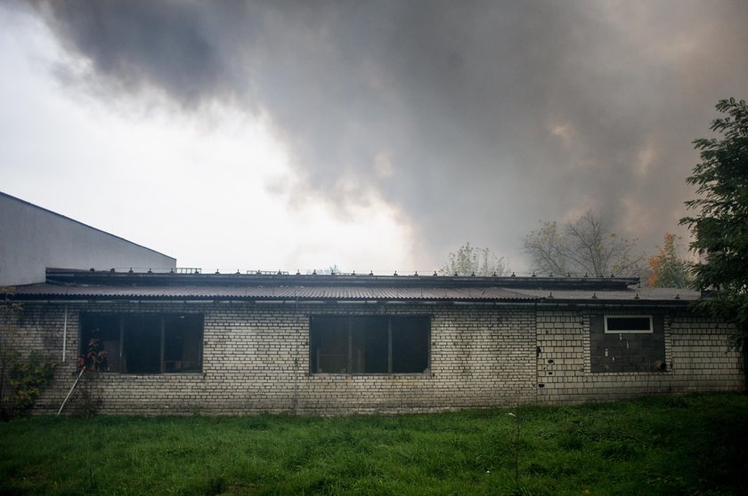 Pożar wysypiska śmieci w Kluczach pod Olkuszem