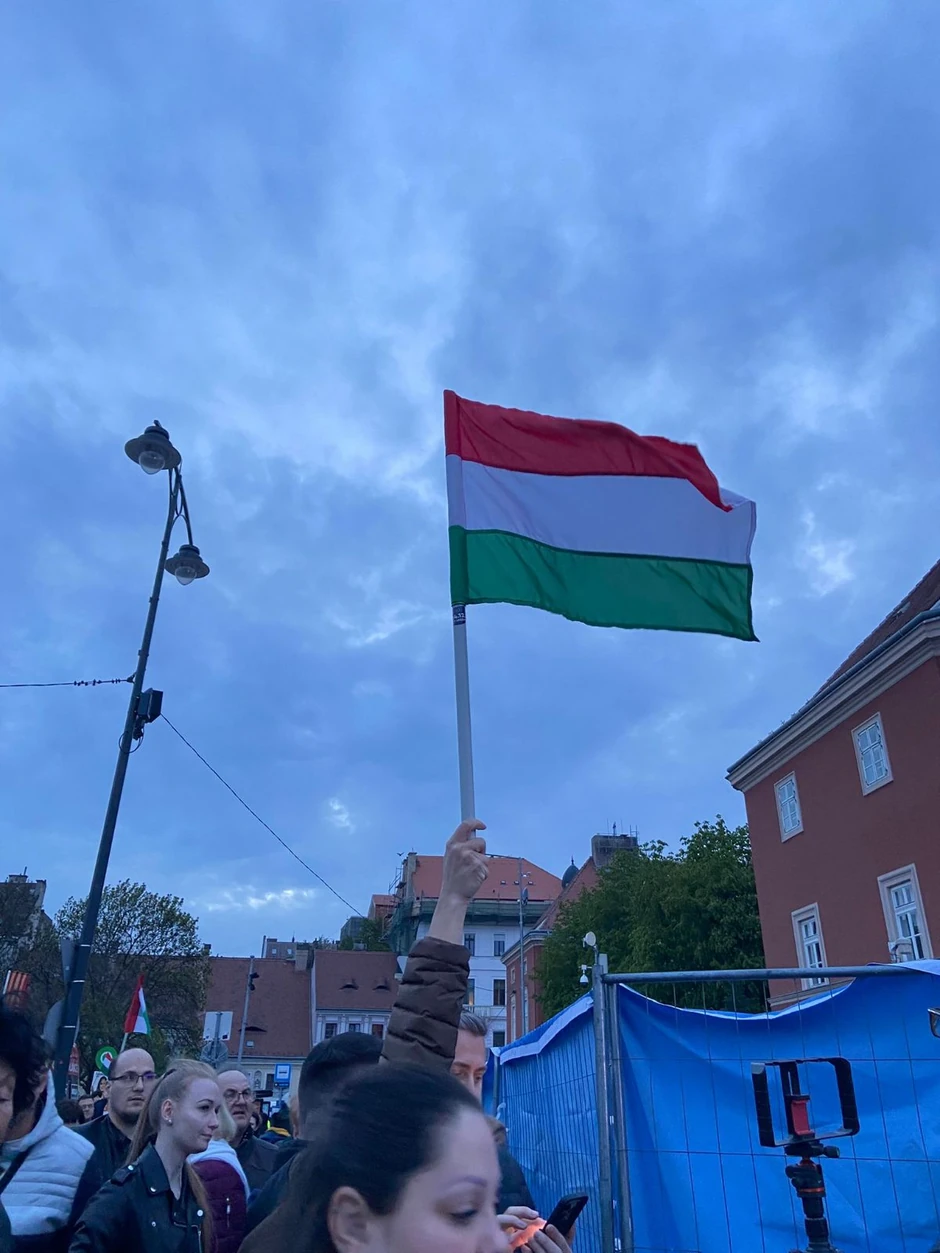 Pristalice Petera Mađara se okupljaju u Budimpešti