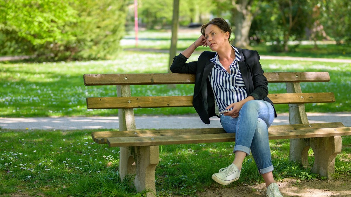 Ženu iz Srbije majka izbrisala iz nasledstva: "Nije mi dala u kuću da ne bih otimala bratu" / ILUSTRACIJA