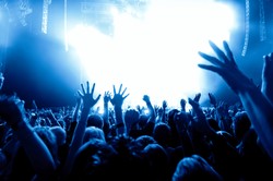 Klub ignoruje koronawirusa i organizuje imprezę. Sprawa trafi do prokuratury