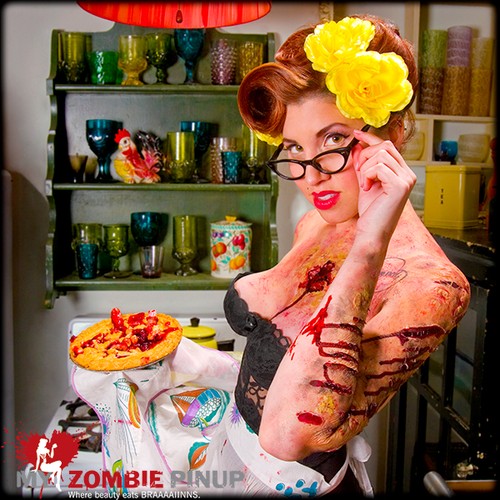 Kalendarz 'My zombie pinup', który przedstawia 12 dziewcząt-zombie odwołuje się stylistyką do modnych w latach 50. fotografii ze skąpo ubranymi, uśmiechniętymi dziewczętami , tzw. pin-upów