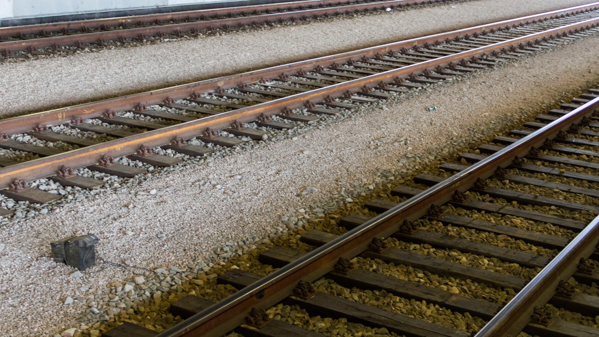 42 mln zł netto kosztowała przebudowa układu torów i stacji Tunel w Małopolsce na trasie kolejowej z Warszawy do Krakowa. W przeszłości pociągi musiały tam zwalniać do 40 km/h; teraz osiągają prędkość nawet 100 km/h.