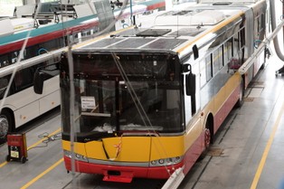 Solarisy z panelami fotowoltaicznymi. Warszawa czeka na nowe autobusy [ZDJĘCIA]