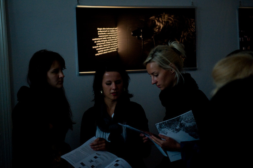 Wernisaż wystaw Jakuba Pierzchały "Księga niepokoju według Fernanda Pessoi, wersja 2.0" (fot. Monika Stolarska)
