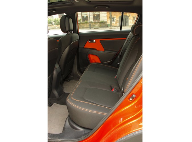 Nowa Kia Sportage to samochód, który swoimi atutami skusił już ponad 3300 Polaków. My sprawdziliśmy w teście wady i zalety tego modelu.